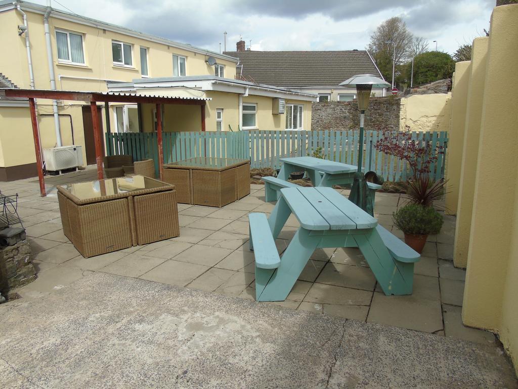 The Pembrey Country Inn 外观 照片
