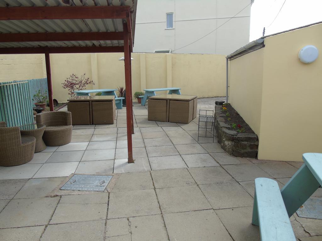 The Pembrey Country Inn 外观 照片