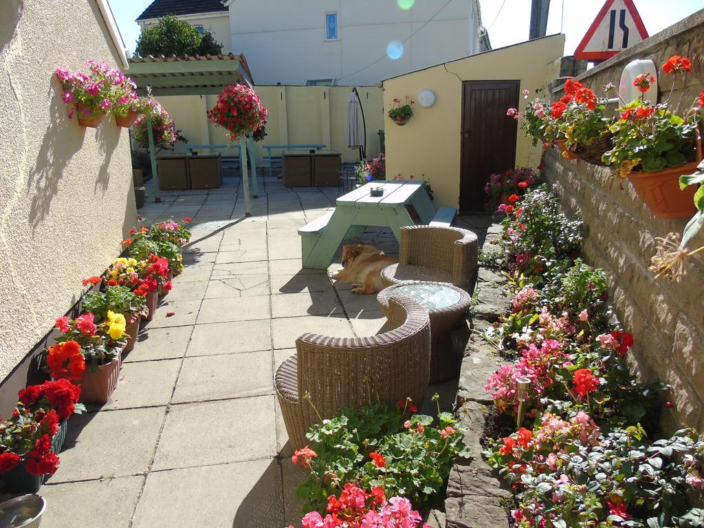 The Pembrey Country Inn 外观 照片