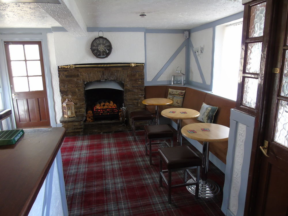 The Pembrey Country Inn 外观 照片